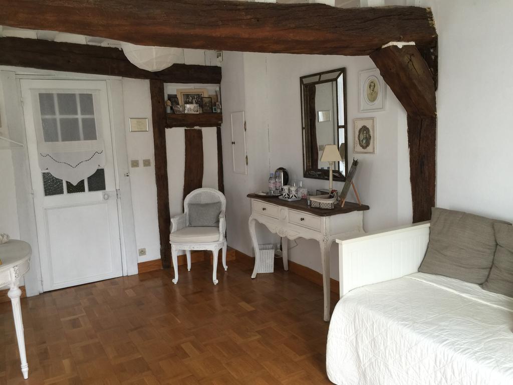 B&B Les Agapanthes Gasny Habitación foto