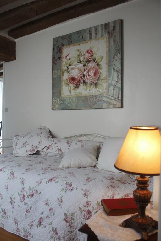 B&B Les Agapanthes Gasny Habitación foto